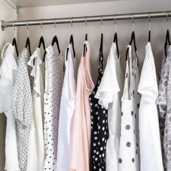 10 Pack of Velvet Space-Saving Hangers - Picture 3 of 6